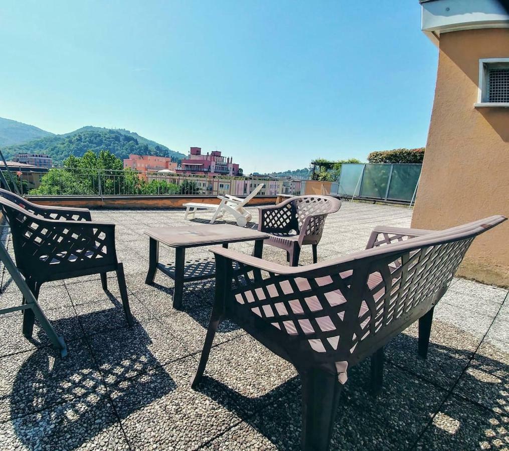 Appartamento Con Terrazzo Zona Ospedale Civile Brescia Exterior foto